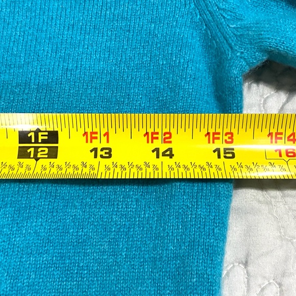 Old Navy cashmere Teal Women's Crew Neck Sweater - Picture 6 of 7